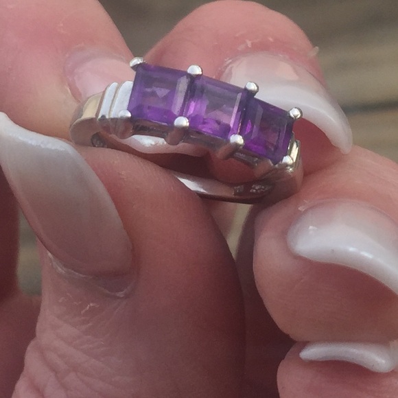 Jewelry - ♒️purple GENUINE Amethyst S/S